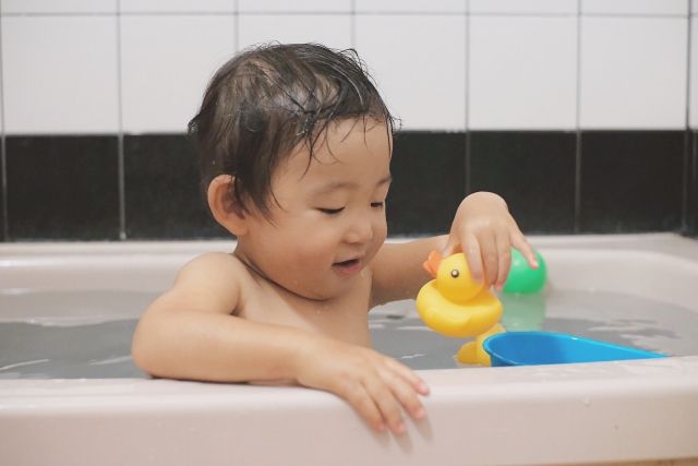 お風呂おもちゃをカビキラーは安全 簡単にキレイにする方法