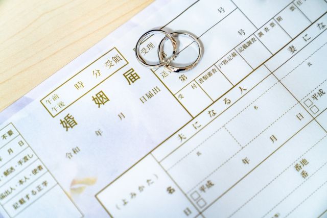 結婚式の招待状の返信に書きたい 気の利いたメッセージ集